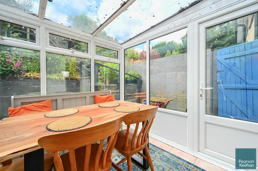 24 Dean Close, BN41 (6).jpg