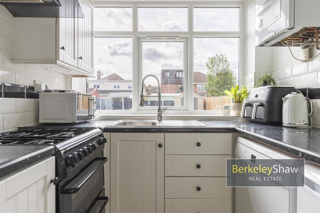 Thornfield Road Thornton L23