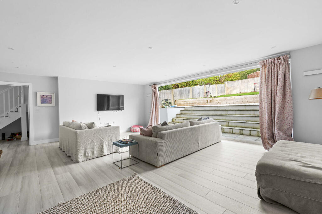 Hill View House, 2a Hillside Road, SL7 3JY (LOW RE