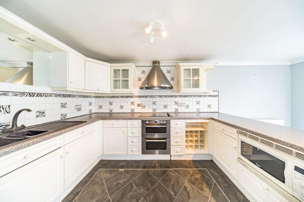 35 Longmeadow Road kitchen 2.jpg