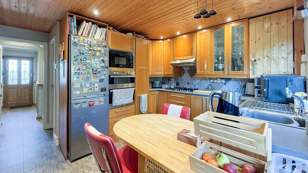 Kitchen/breakfast...