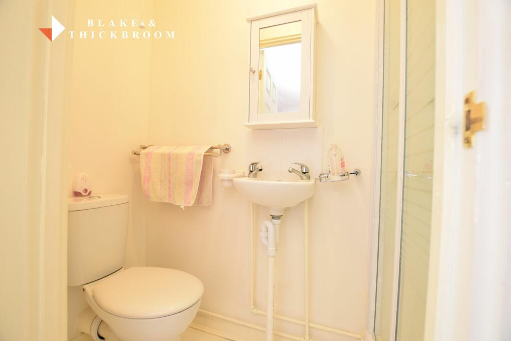 EN SUITE SHOWER ROOM