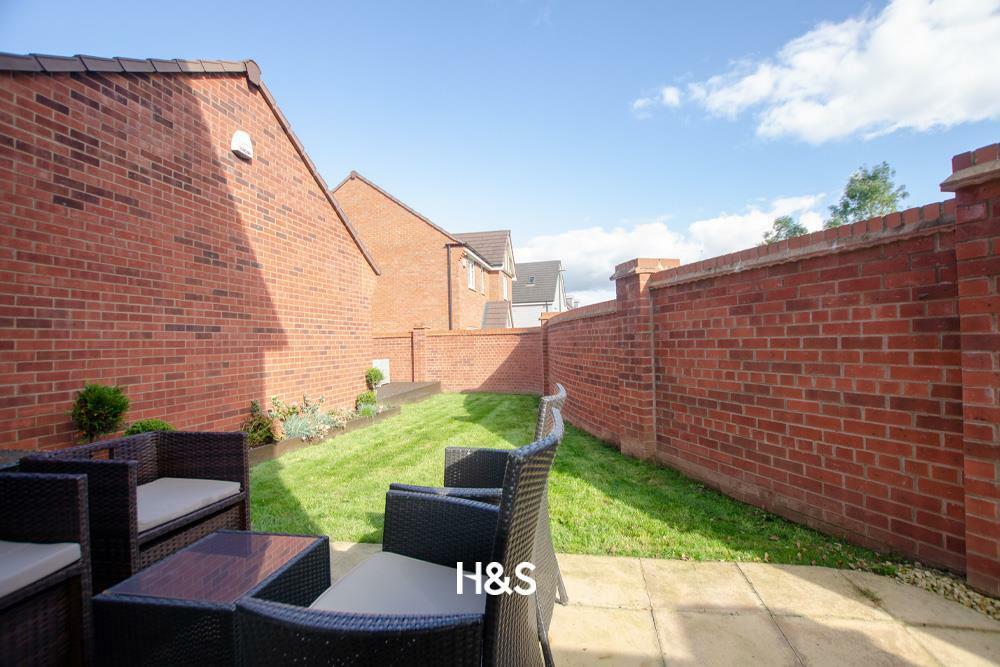 7 noble way - garden.jpg