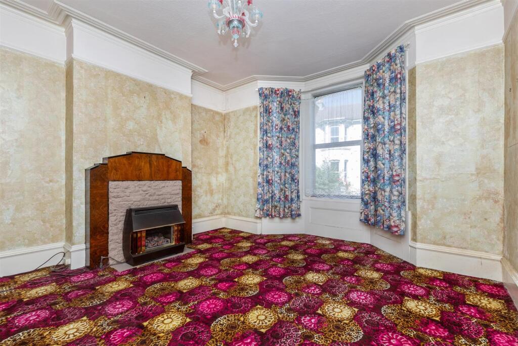 Queens Park Road-1.jpg