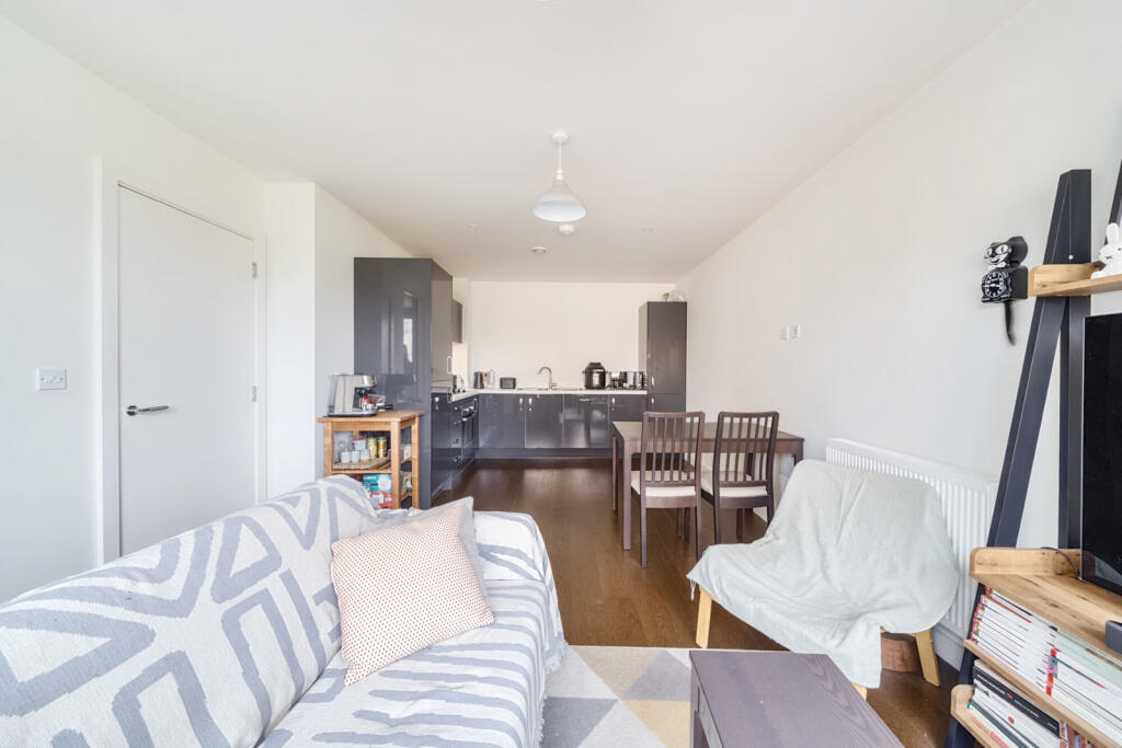 1342340-10-68a5a2...