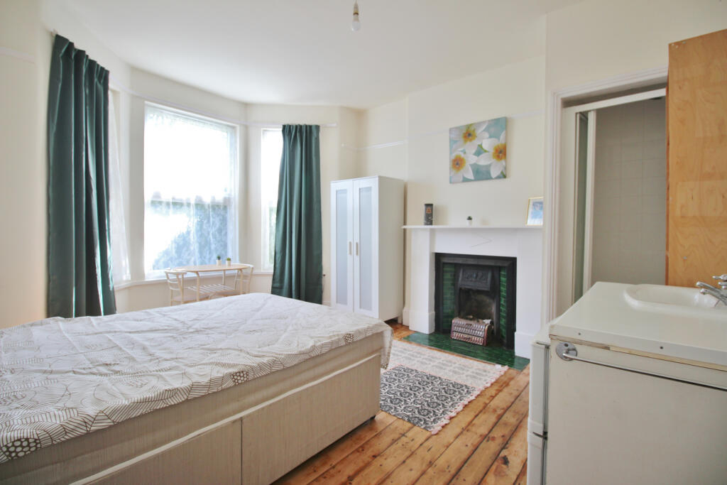 Bedroom / Living Room