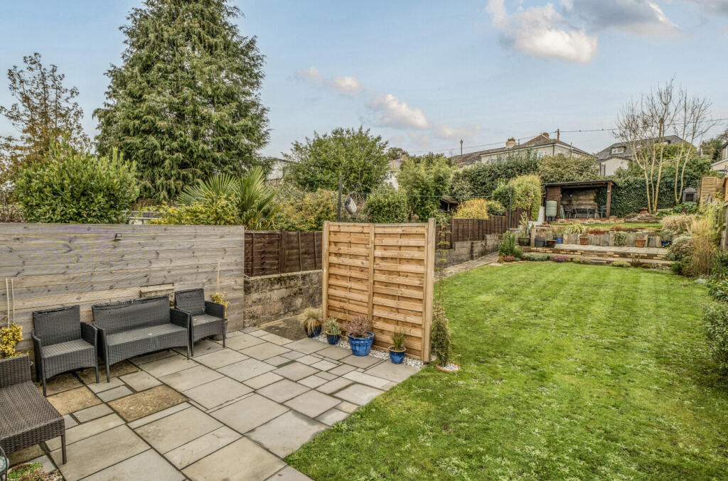 1384885-19-692712...