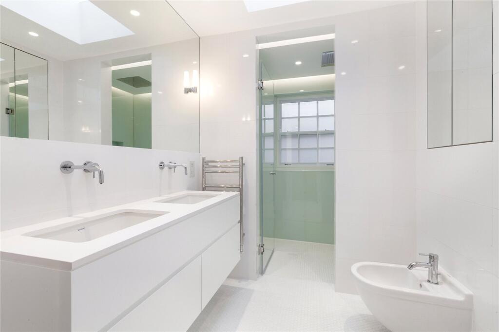 Master En-Suite
