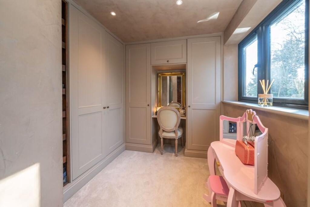 Principle Bedroom, Ensuite &amp; Dressing Room