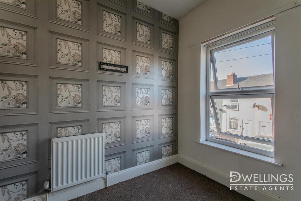 DWELEST- 173 Horninglow Road, DE14 2QS-0015.jpg