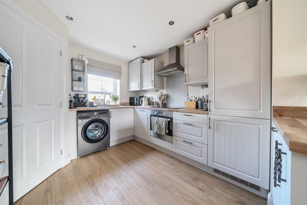Kitchen 2.jpg
