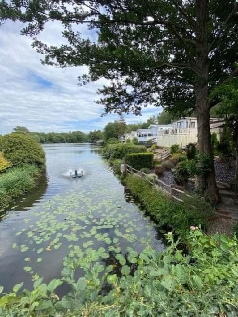 Lake1