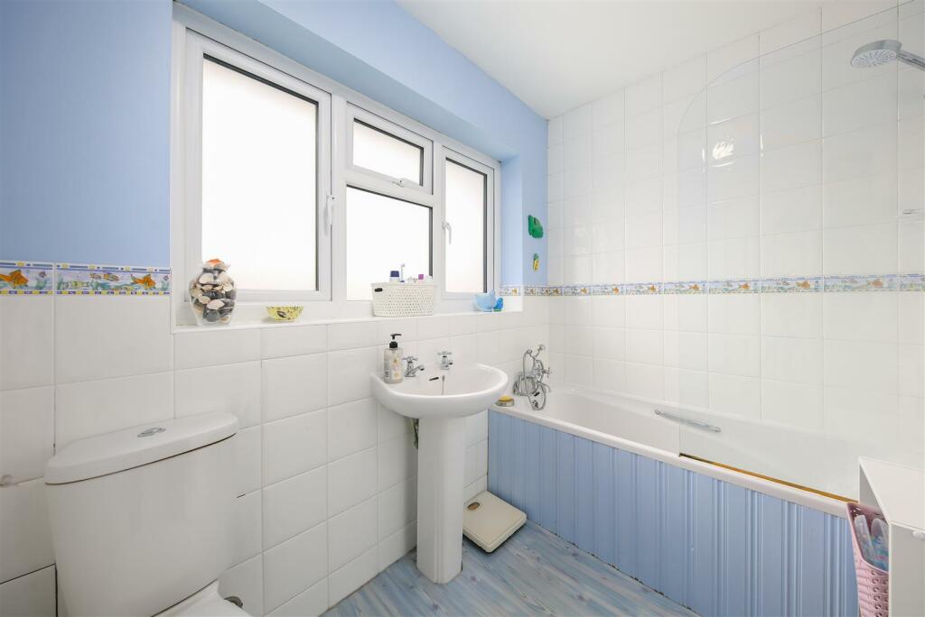 Bathroom.jpg