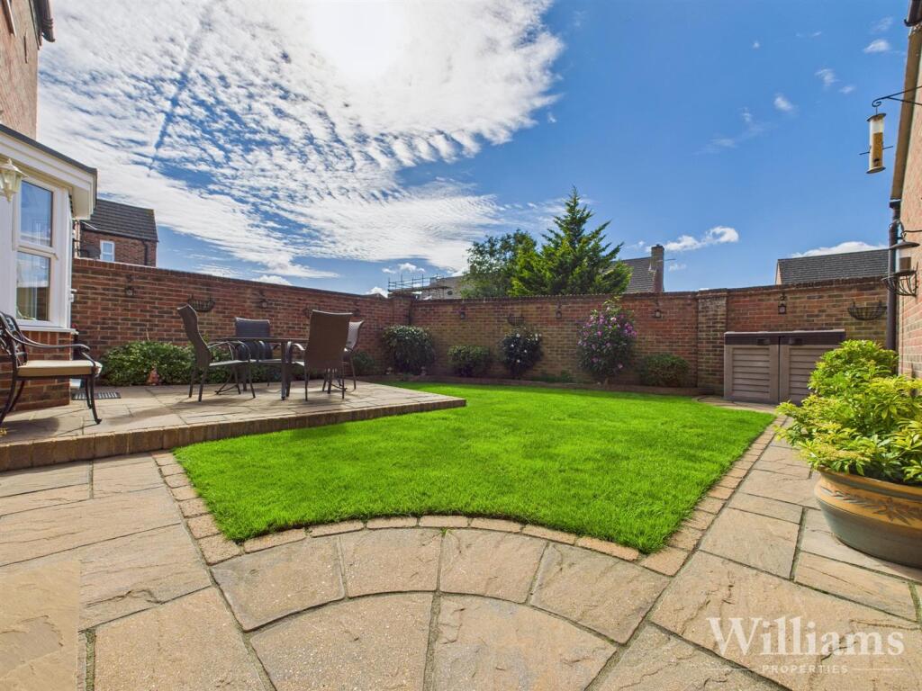 CAM04950G0-PR0124-STILL003 - Copy - Copy.jpg