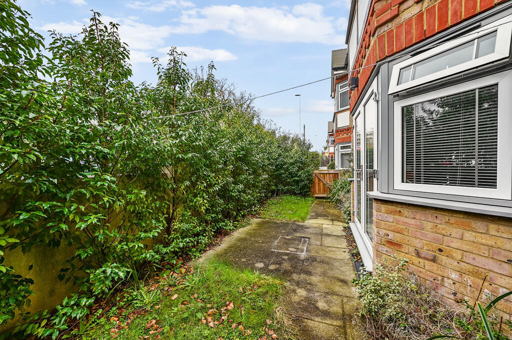 4 Fairway Heights...