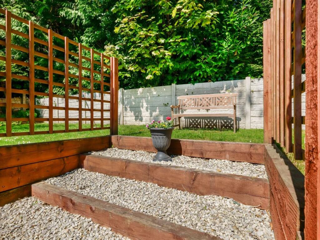 Azalea Court, Branksome Wood Road