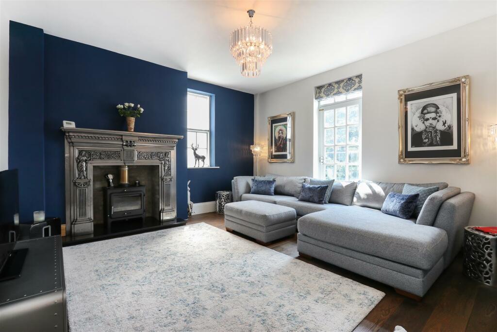 Living Room.jpg