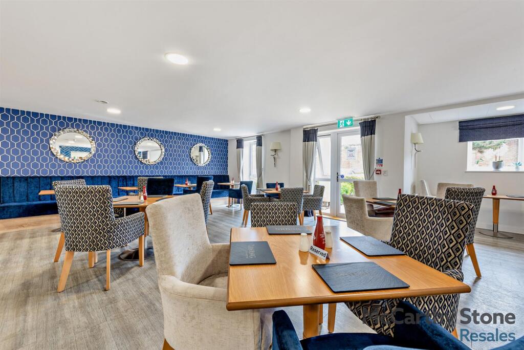 8661856-interior03-800.jpg