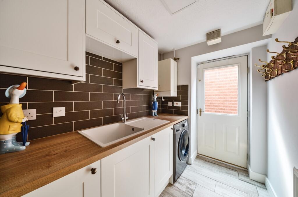 1302253-15-6846b59a9bf8d-ARW-1