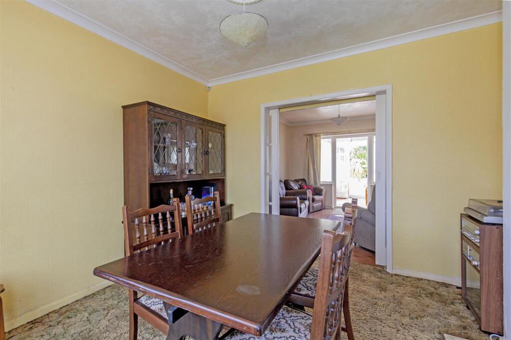 Dining Room-2.jpg