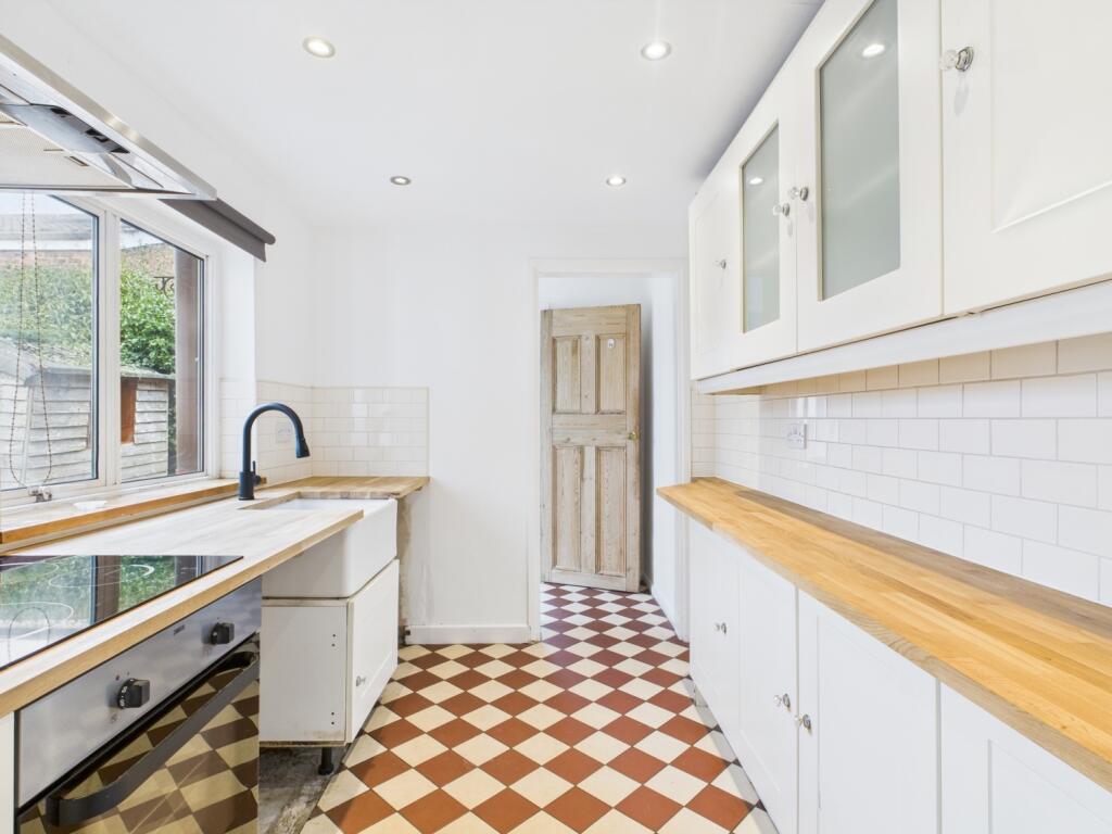 CAM04634G0-PR0027-STILL005