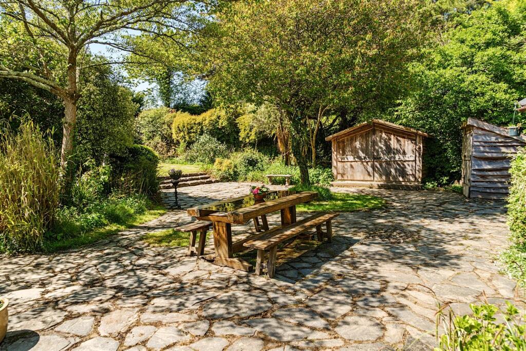 TRH Alfresco Dining.jpg