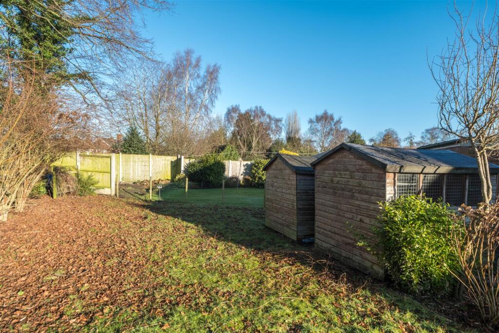 8 Roberts Road-019.jpg