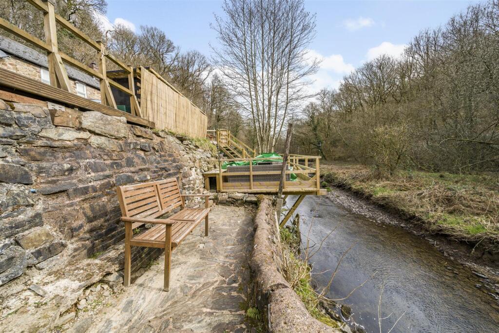 River frontage and Seating