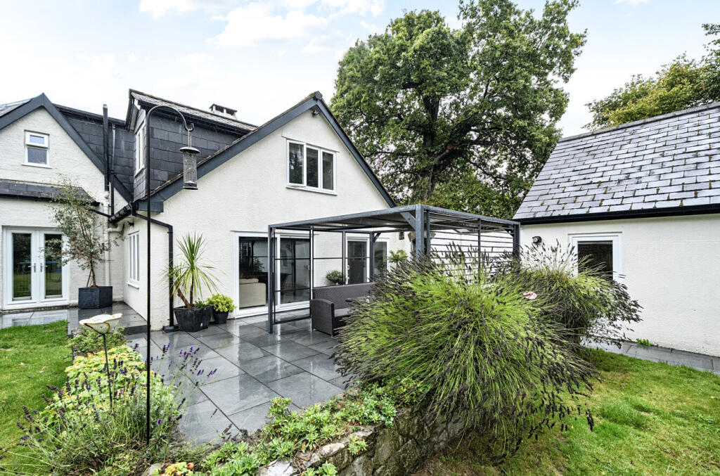 1348096-8-68b80f7...