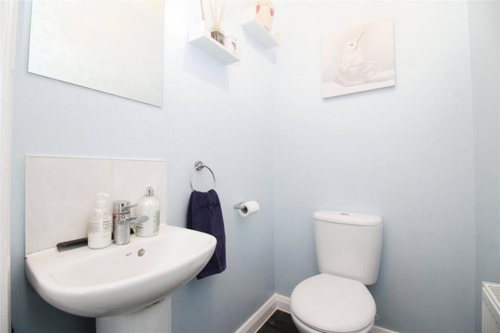 Cloakroom/Wc