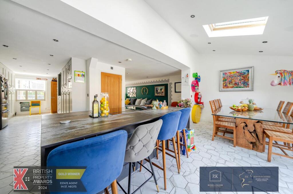 Kitchen Family Room.