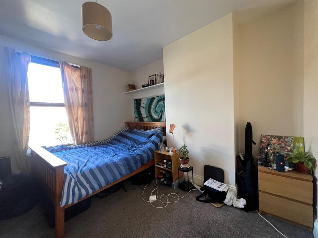 Bedroom 2.jpg
