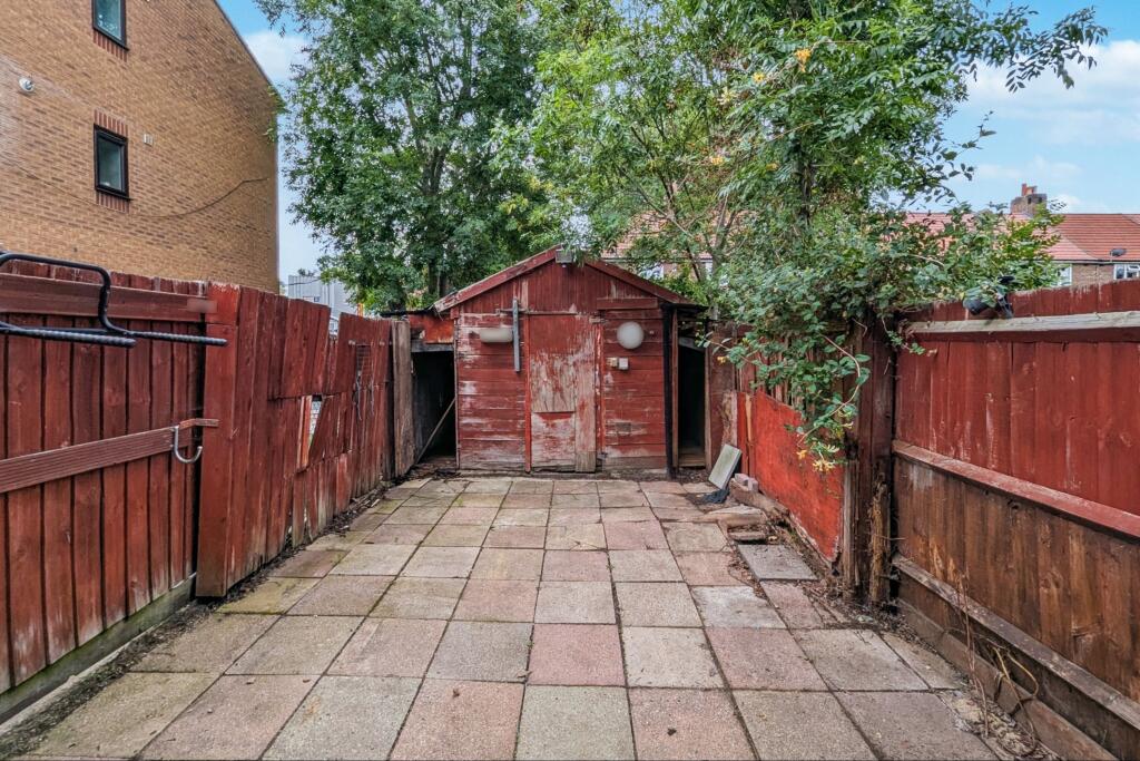 8 Pool Court, Catford, London,  SE6 3JQ