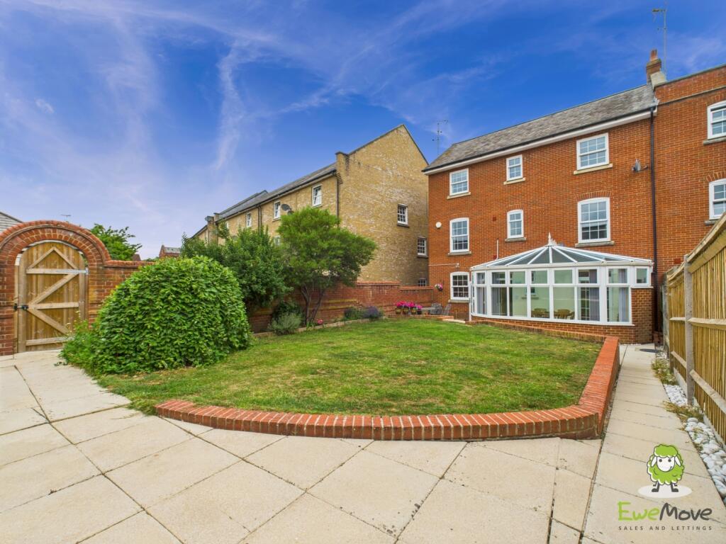 EweMove Basingstoke Estate Agents 17 Gaiger Avenue