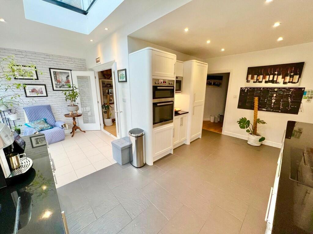 IMG-20241015-WA01...