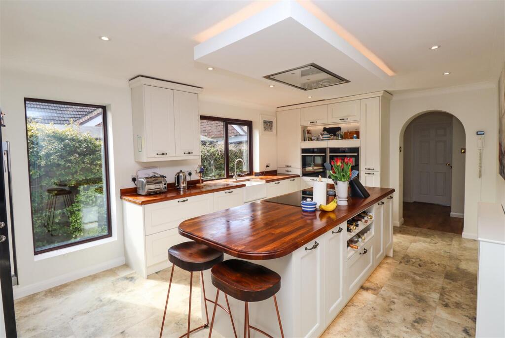 Kitchen/Breakfast Room