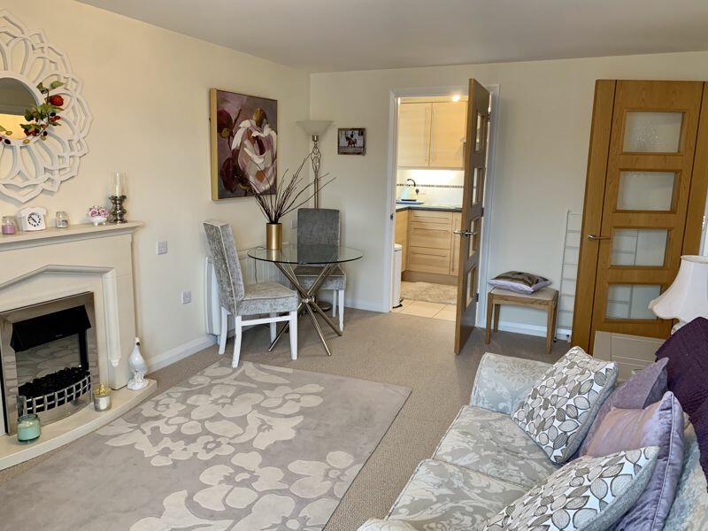 LIVING/DINING ROOM