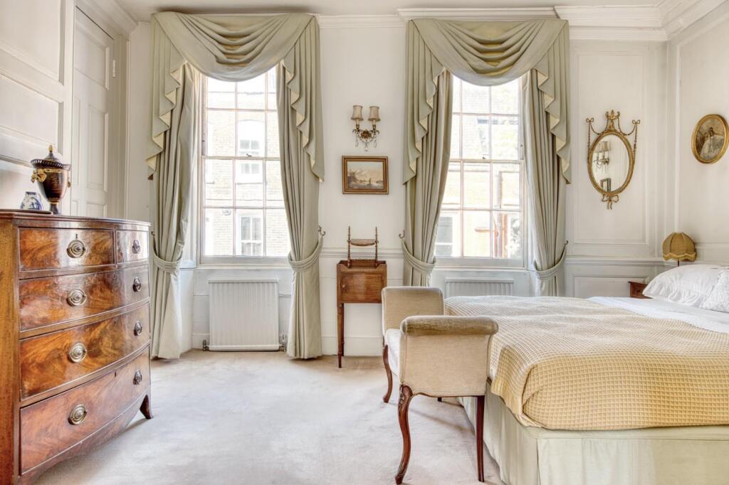 Barton Street - Principle Bedroom