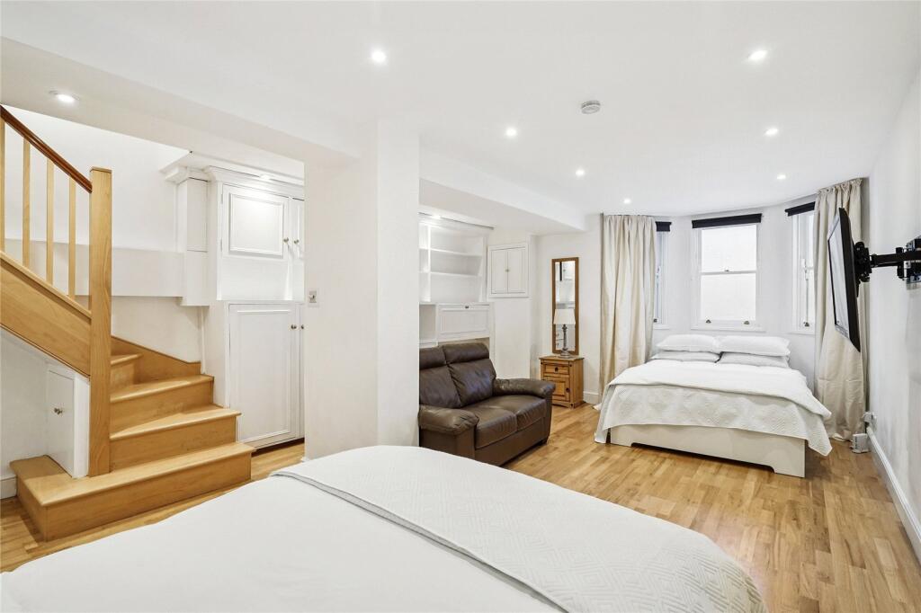 Reception /Bedroom