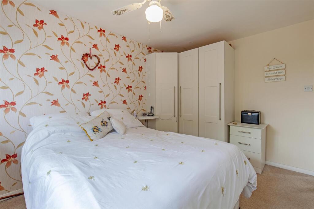 Bedroom 1-2.jpg
