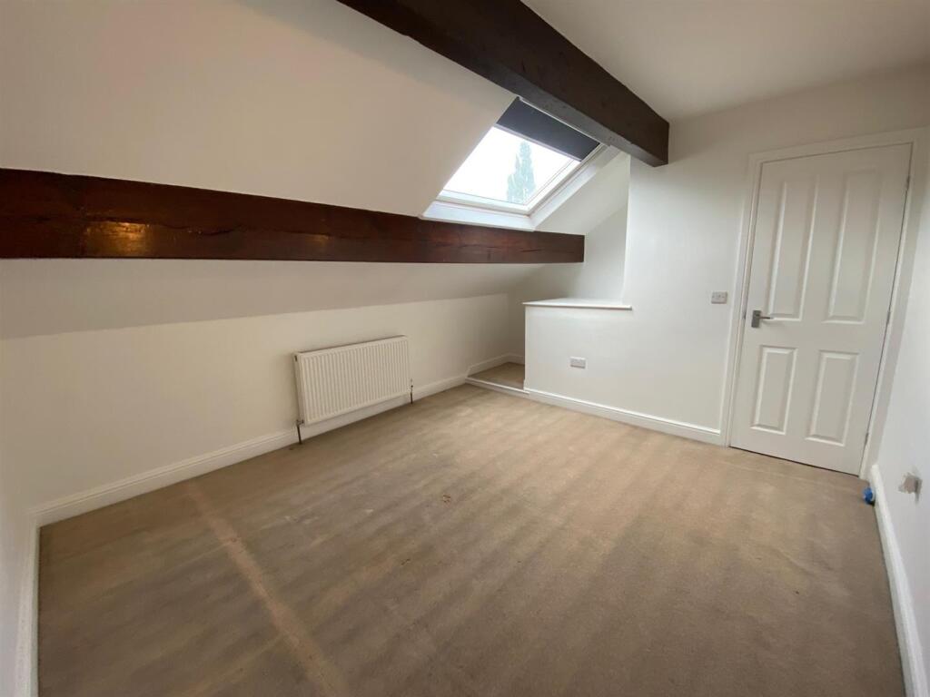 ATTIC ROOM 1.jpg