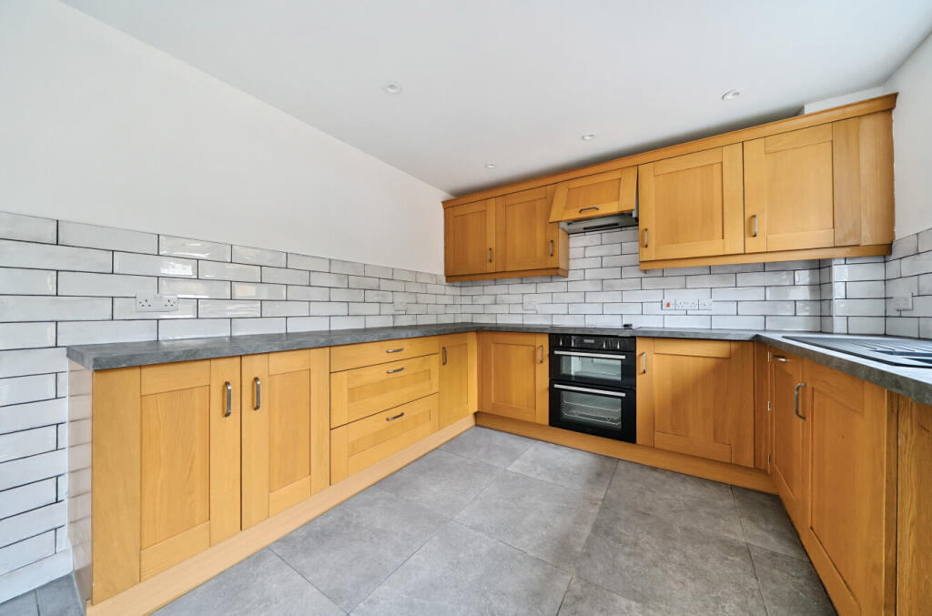 -68503a98c7c1f-l-1303463-12-684c5a1c3b6f6