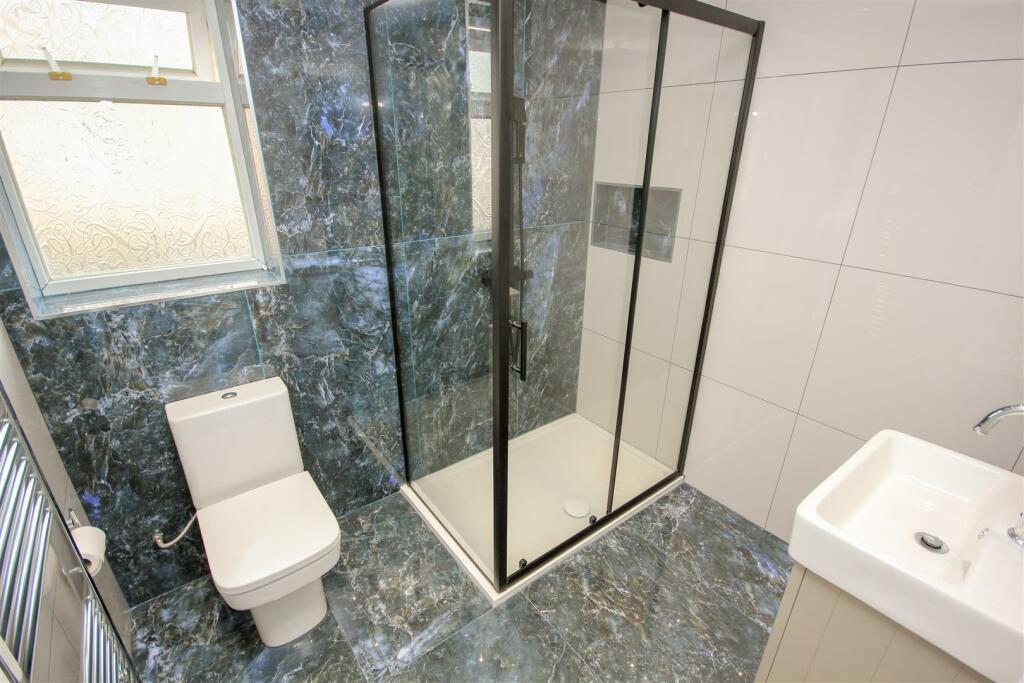 Shower room.jpg