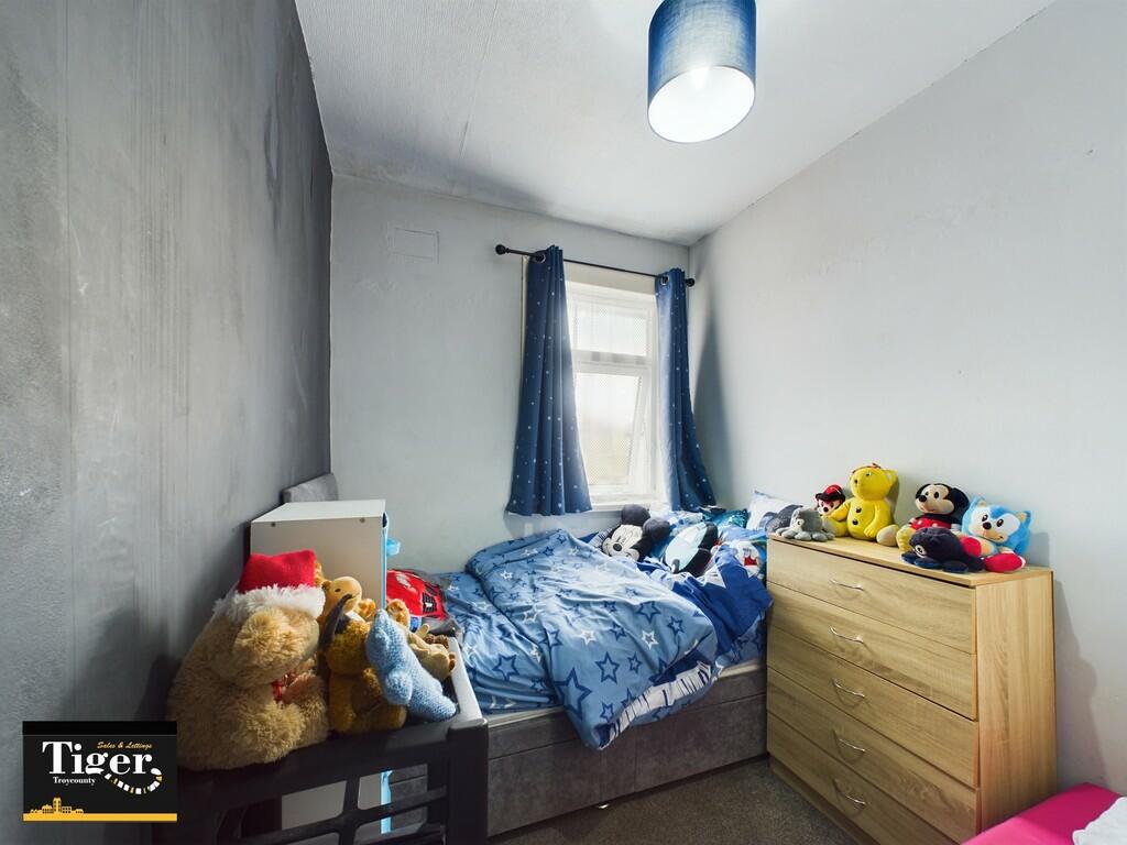 CAM02176G0-PR0241...