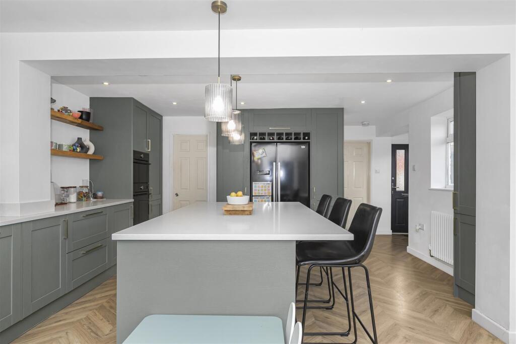 Kitchen Feature 2.jpg