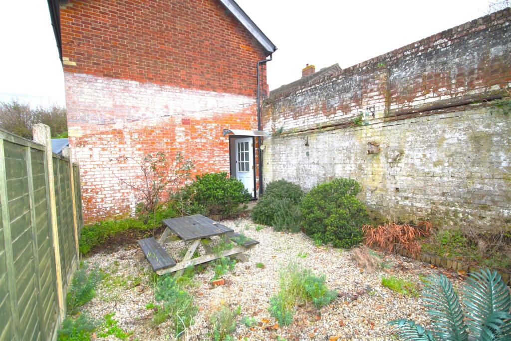 Rear Garden a.JPG