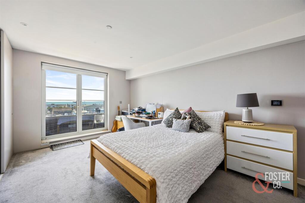 Kingsway, 336 Flat 12-002.jpg