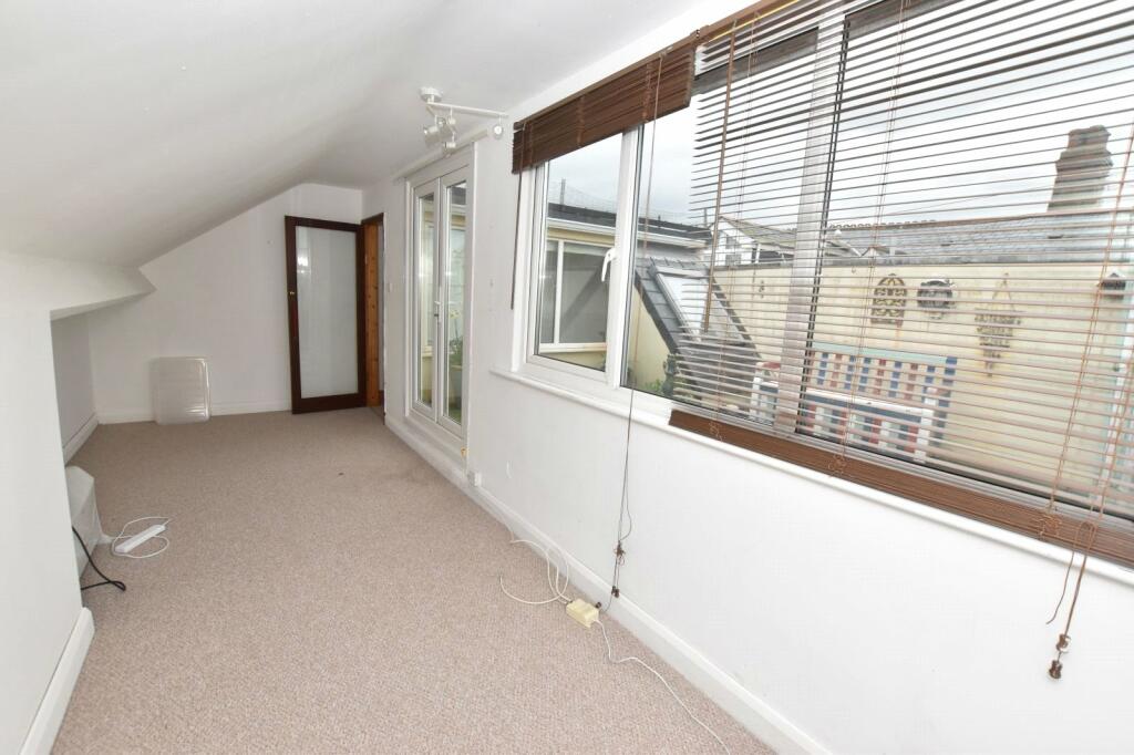 Sitting/Bedroom