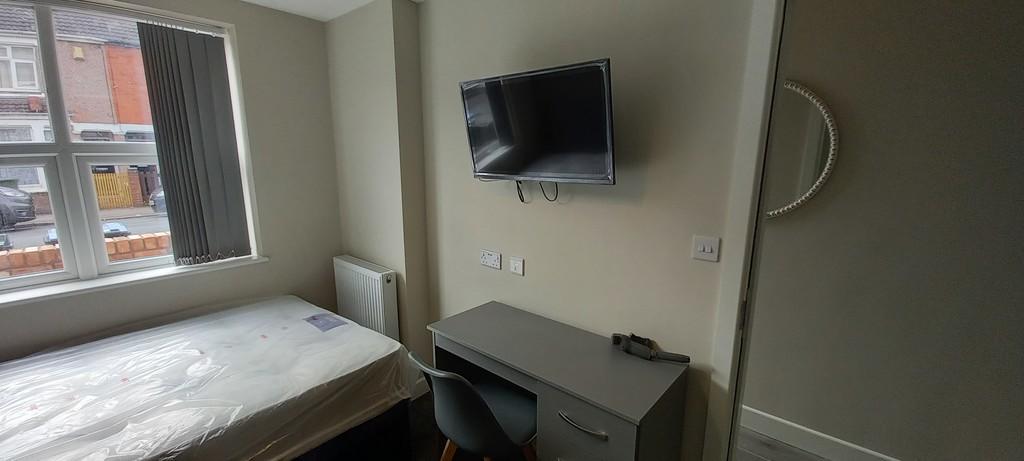 ROOM 1
