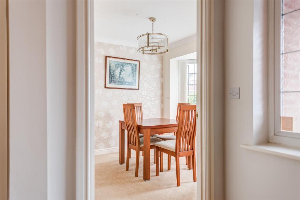 6NewtonVale(Interior)-3.jpg